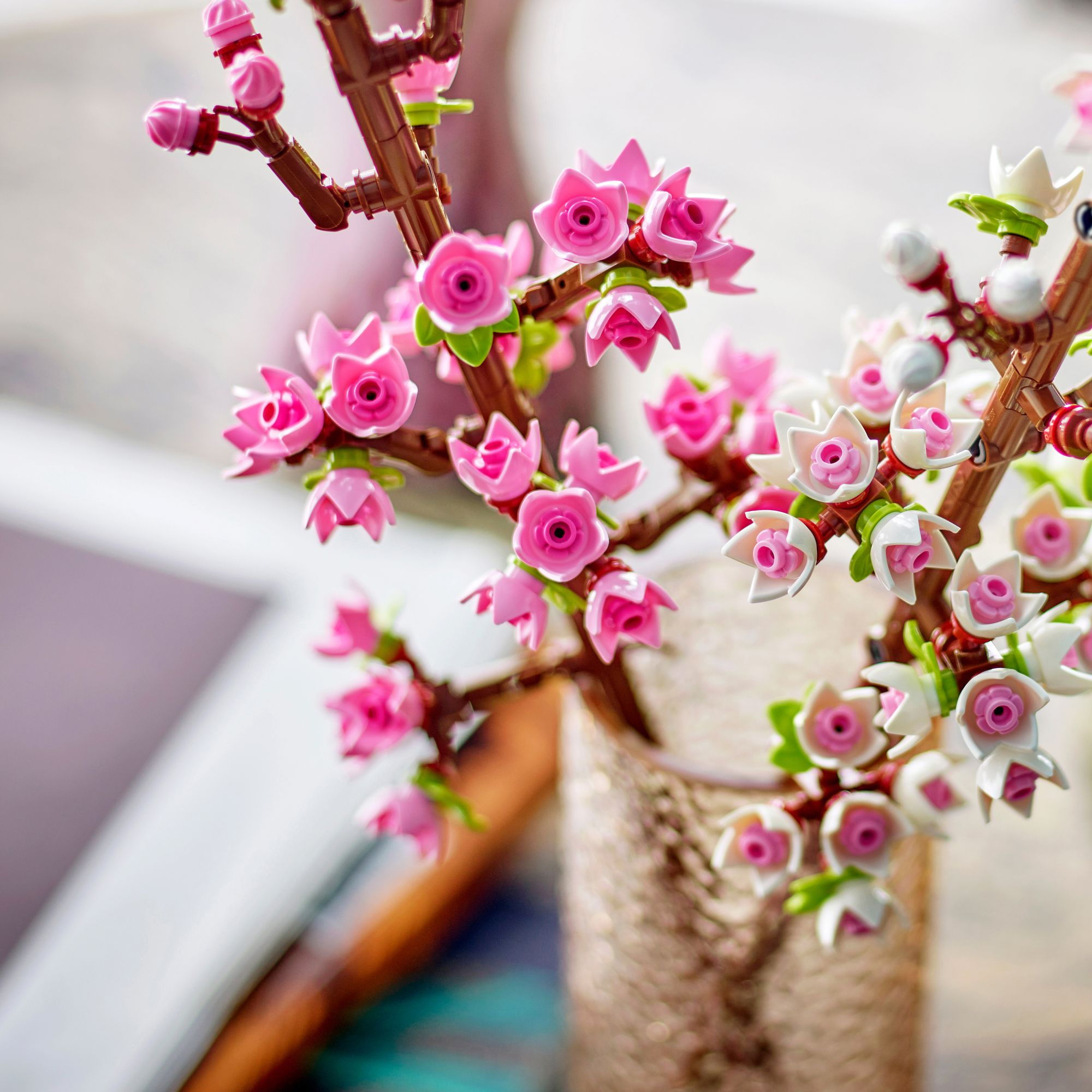 LEGO Flowers Cherry Blossoms 40725 - Image 3