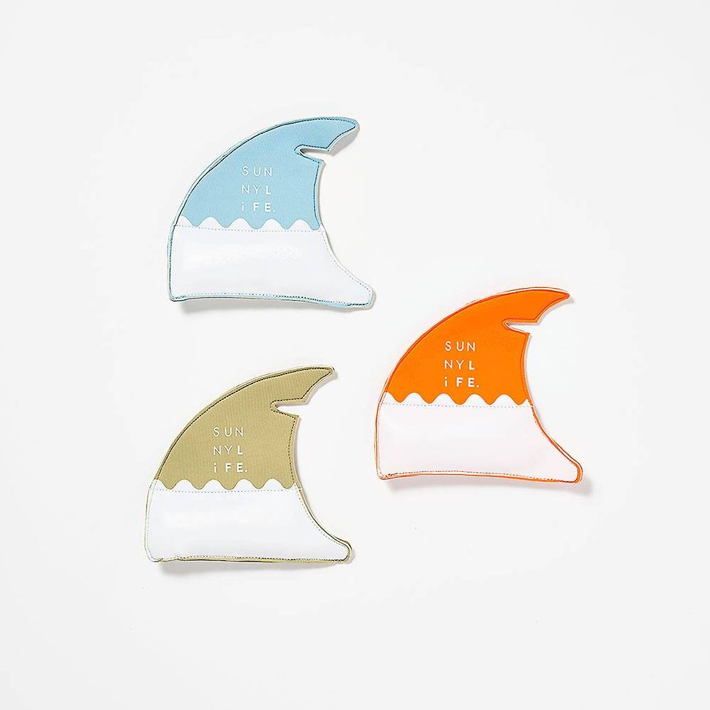 Alternative view of Shark Fins Dive Buddies