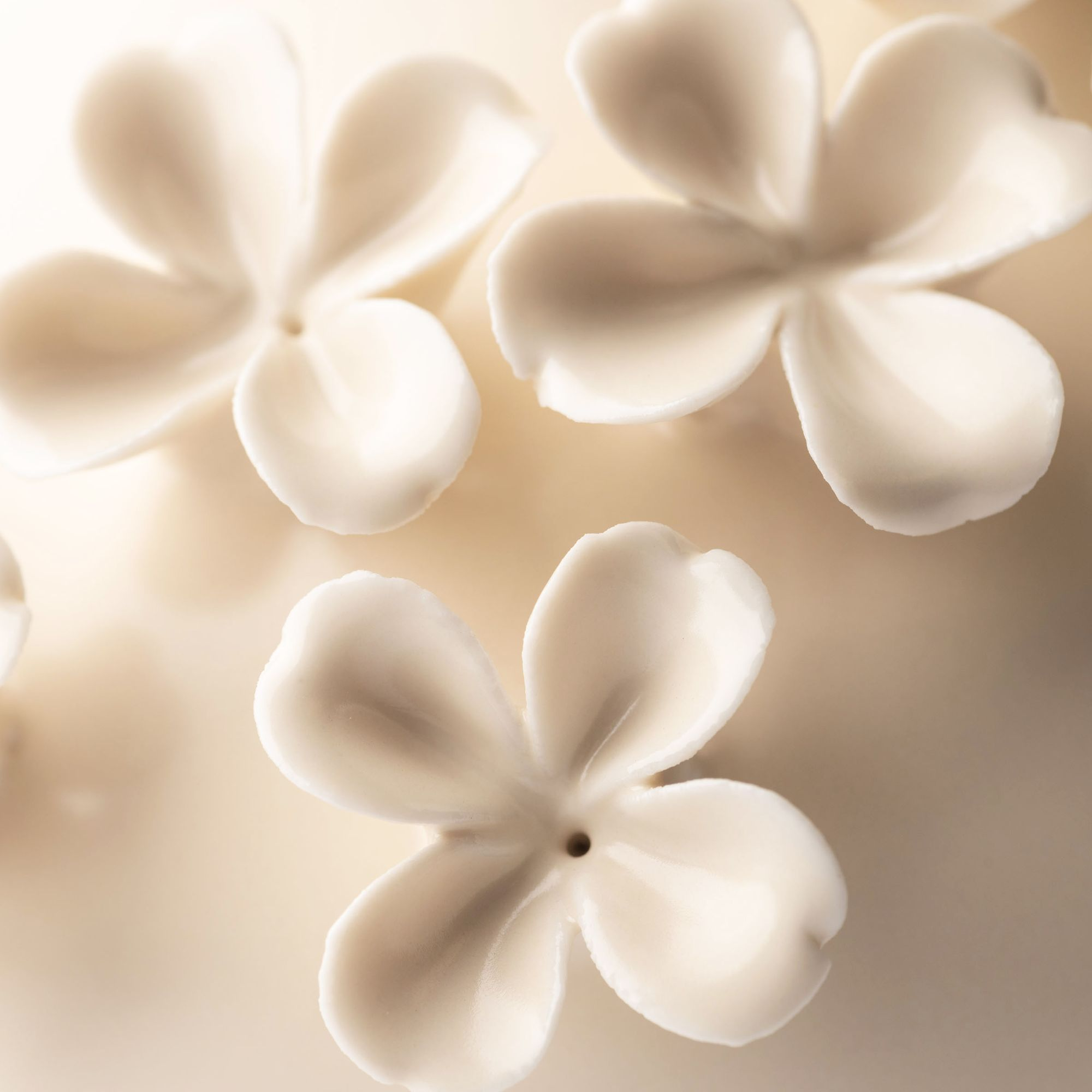 3D Floral Ceramic Vase - Image 3