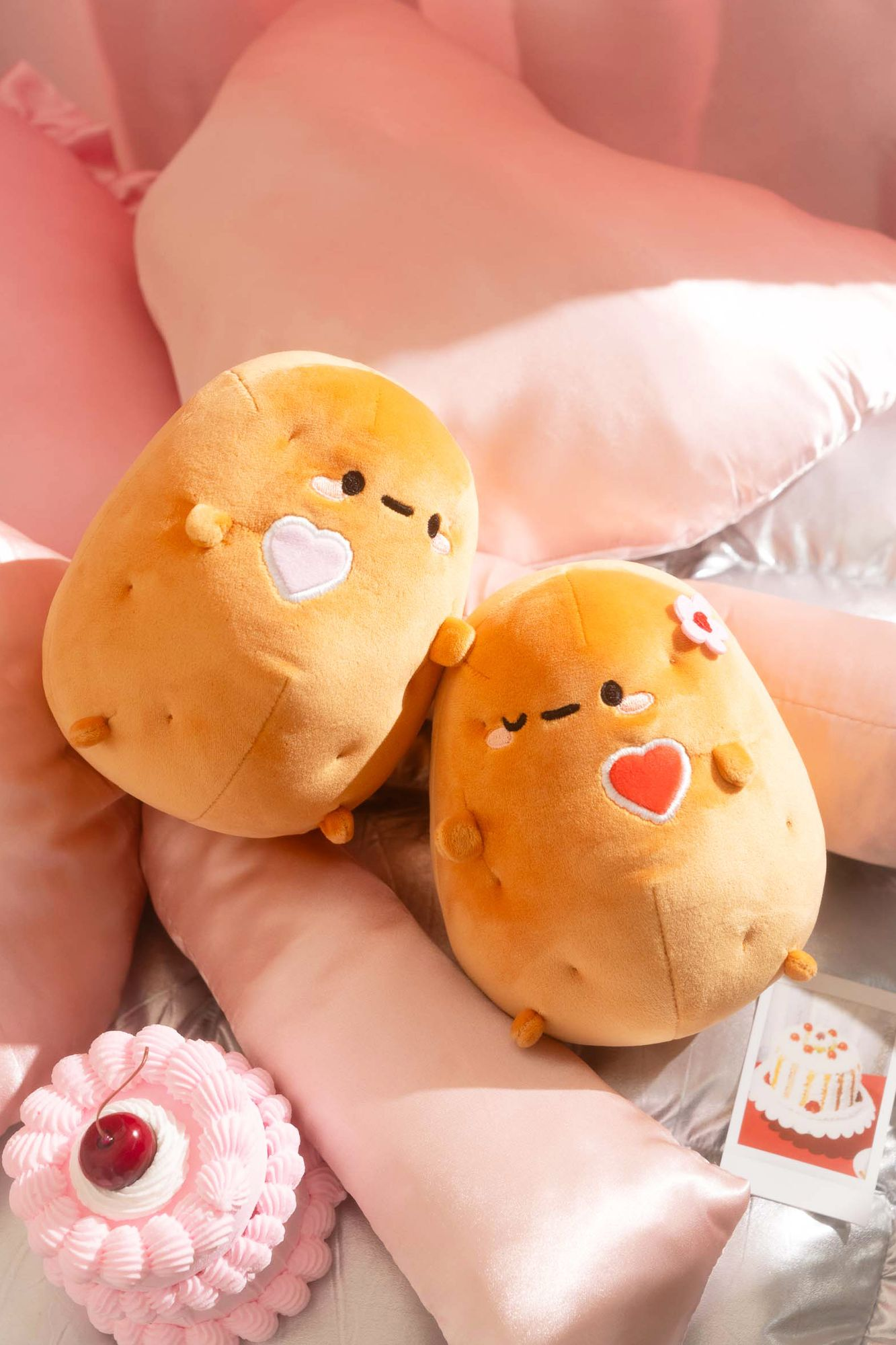 Alternative view of Smoko Tayto 7" Hot Potatoes Mochi Plush Duo