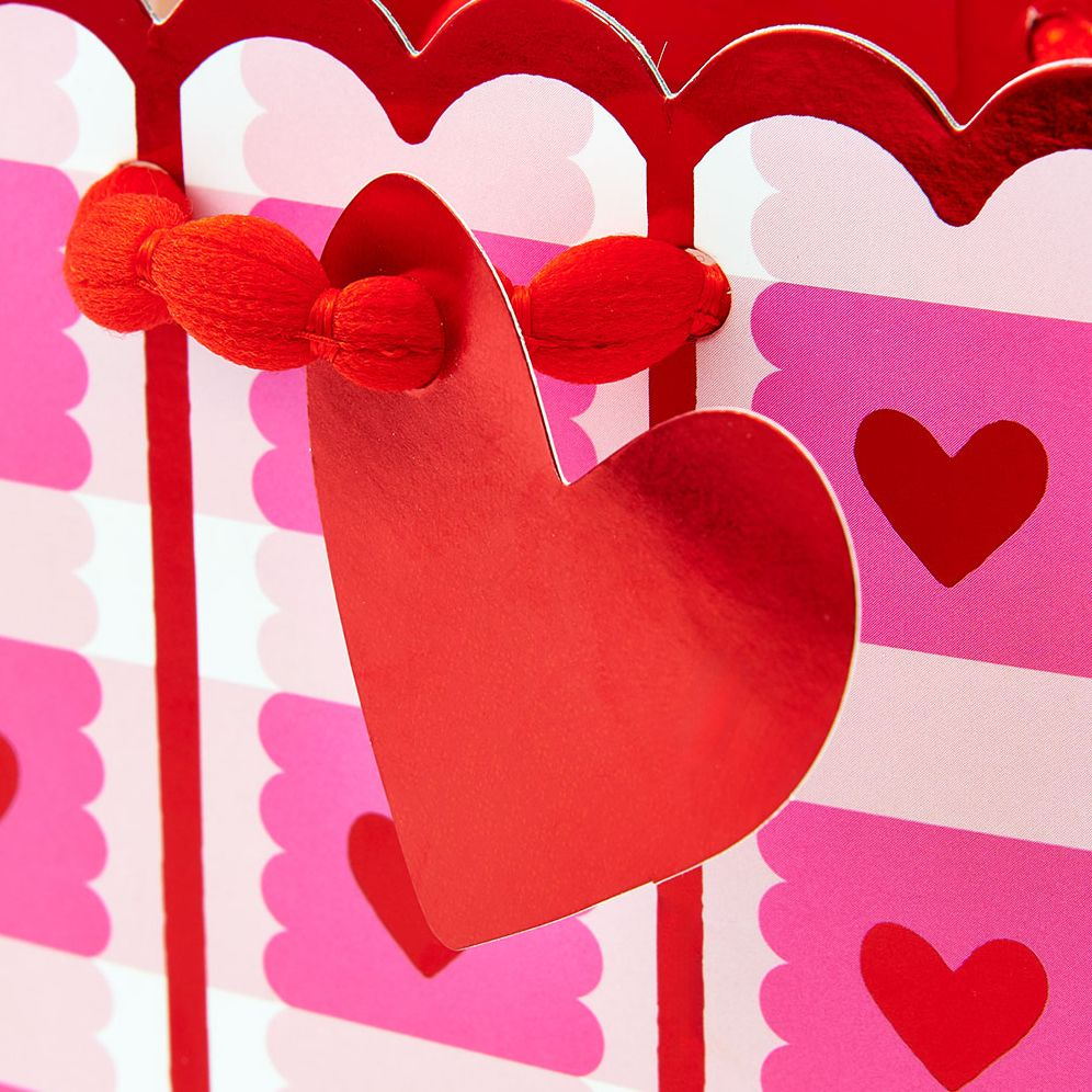 Alternative view of Plaid Scalloped Heart Small Gift Bag