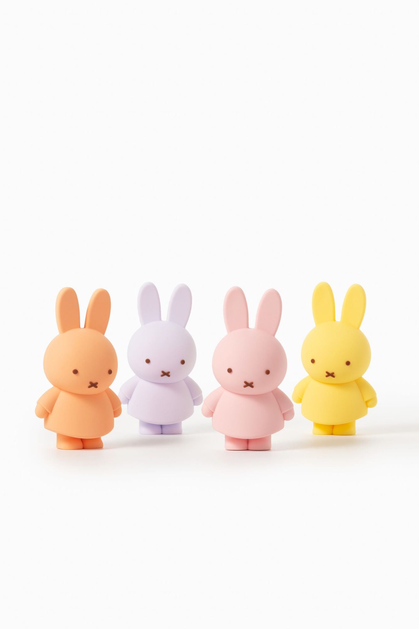 Smoko Miffy Goes Pastel Blind Box Figure - Image 4