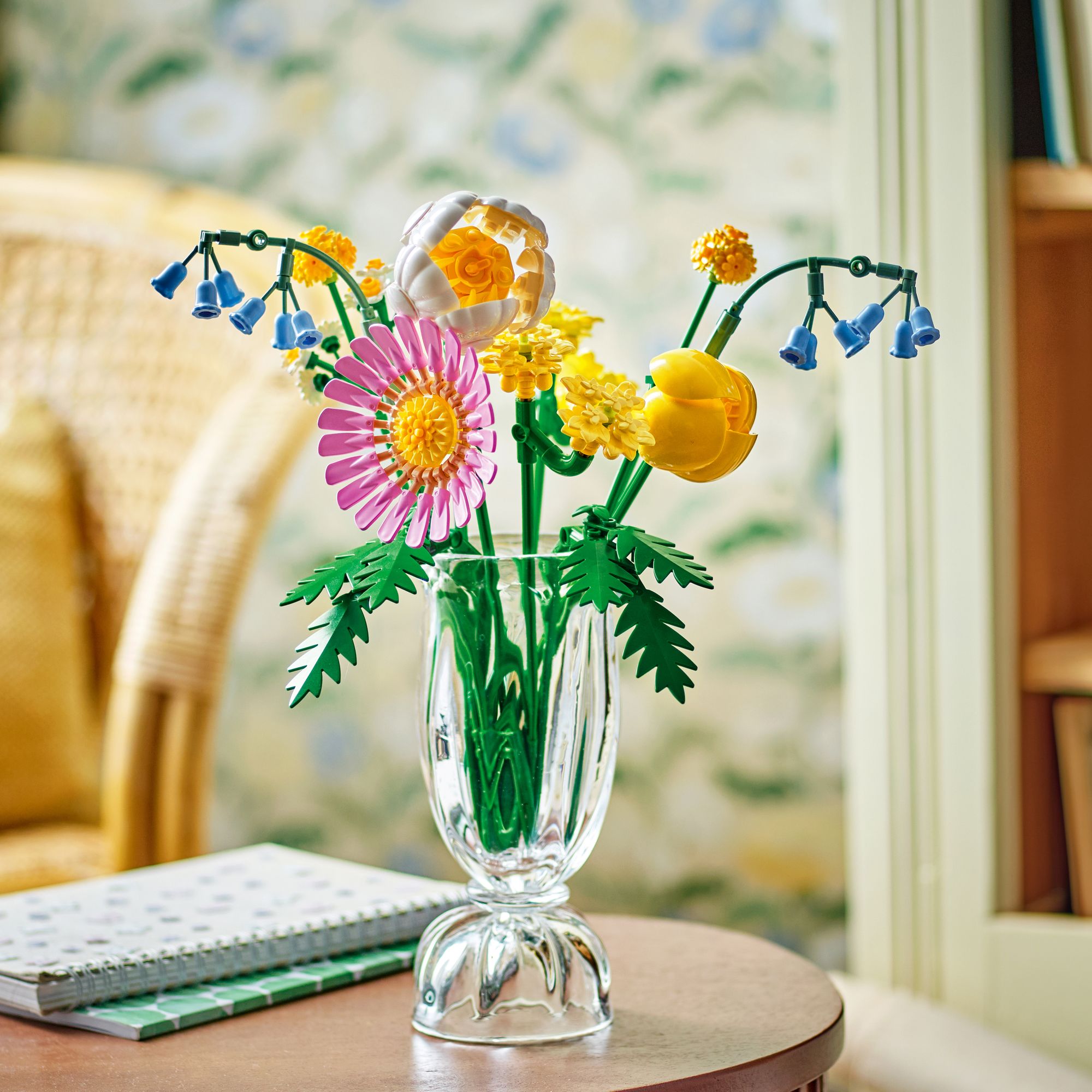 LEGO Botanicals Petite Sunny Bouquet 10347 - Image 5