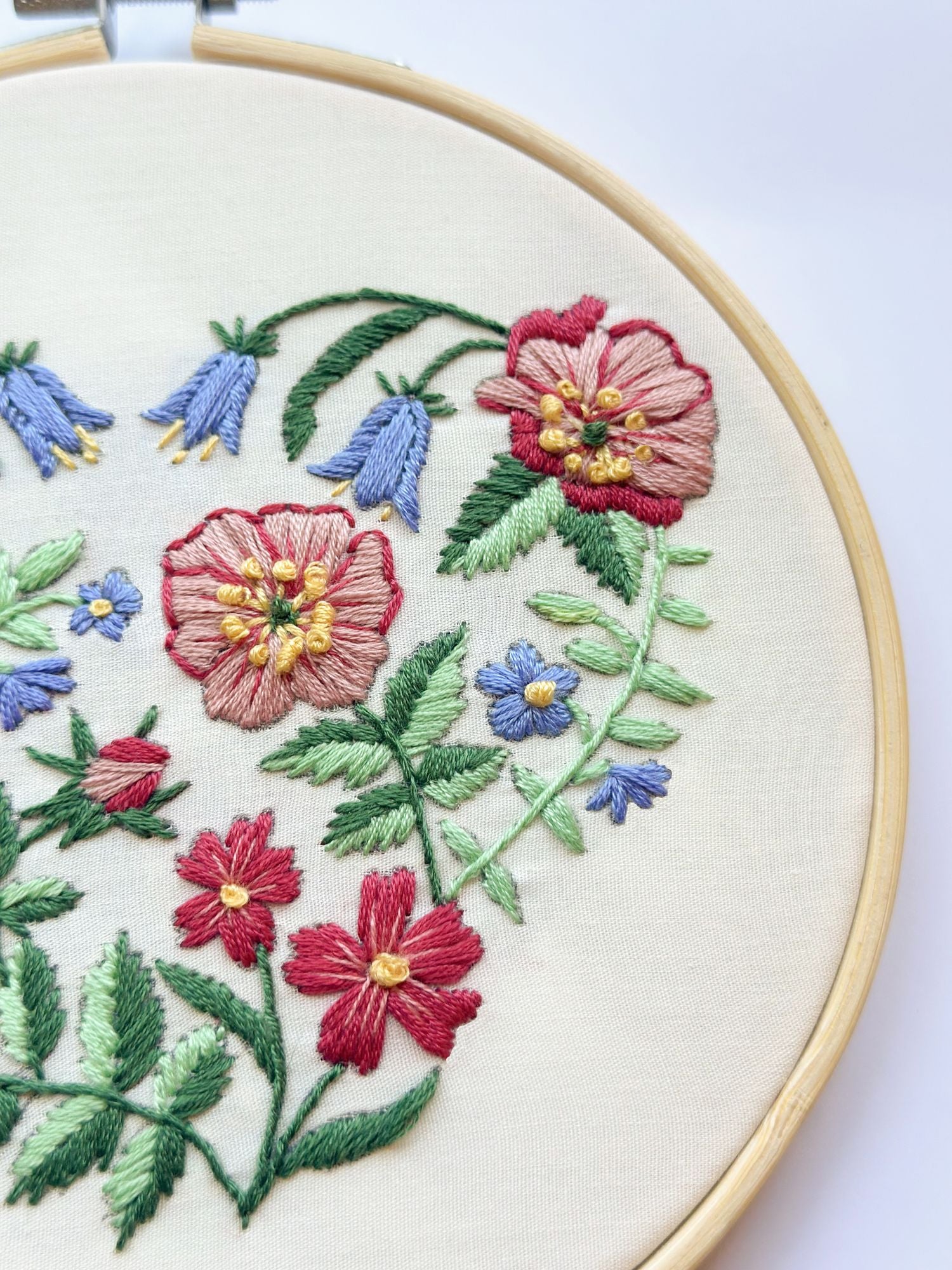 Alternative view of MakeBox & Co. Wild at Heart Embroidery Kit 6 inch